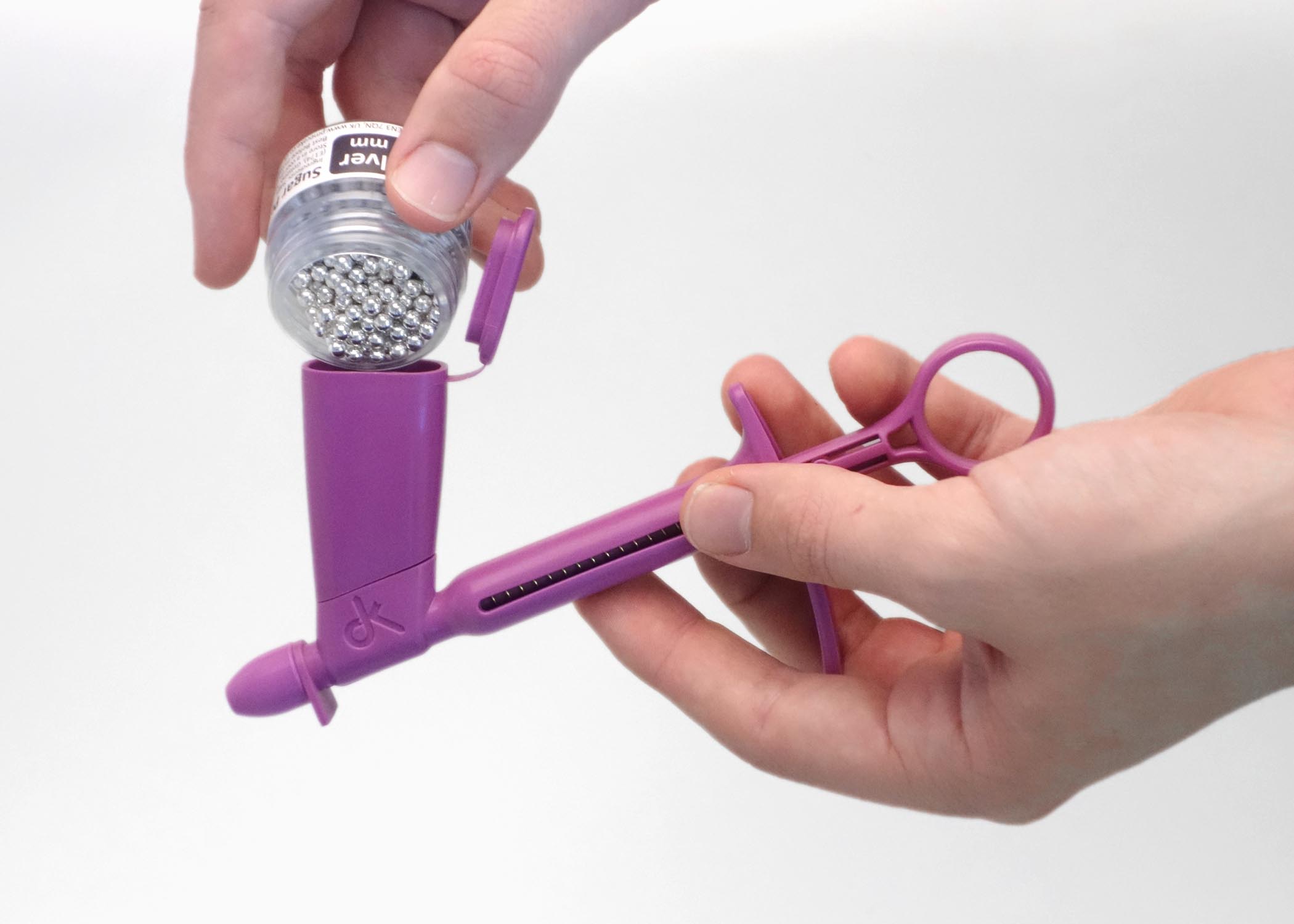 Drageekiss cake pearl applicator product design interaction design