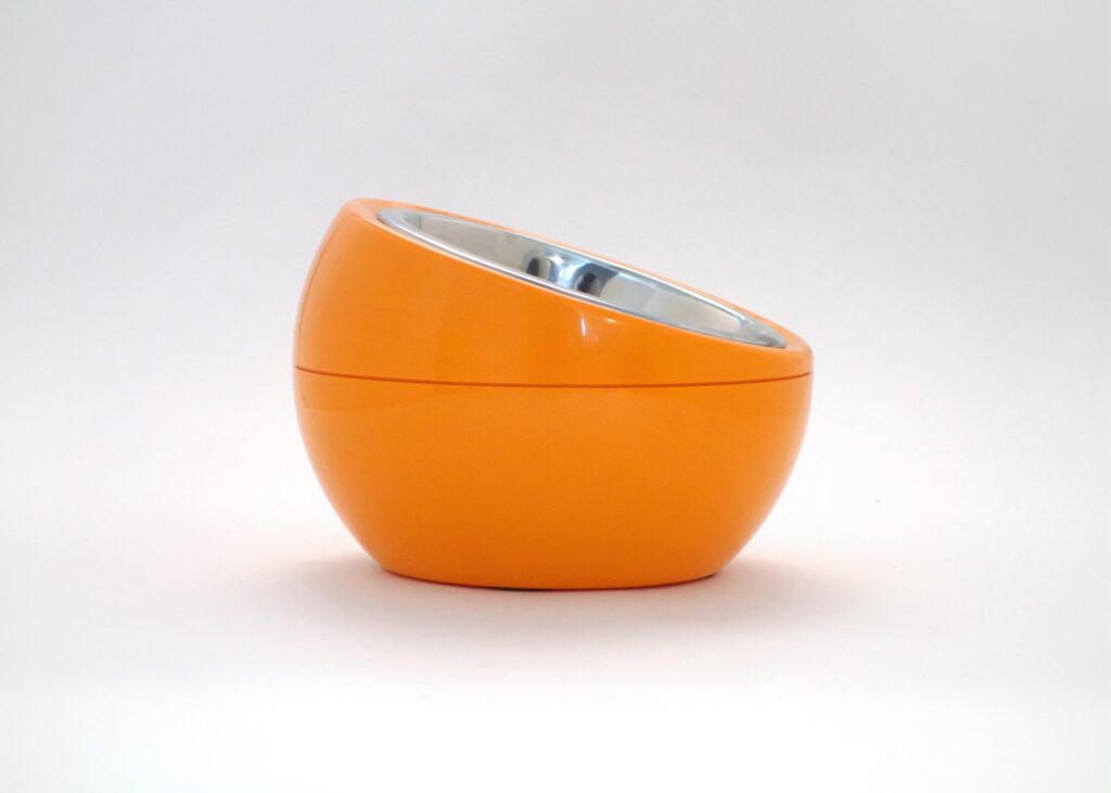 Hing dome bowl pet product design