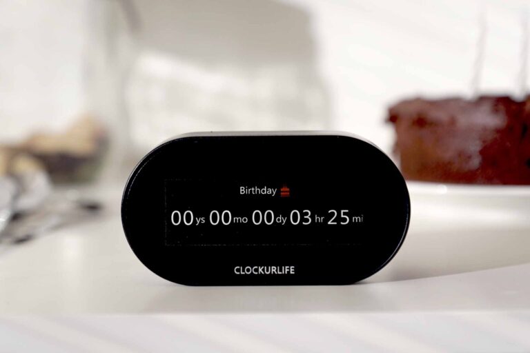 clock ur life clock in use